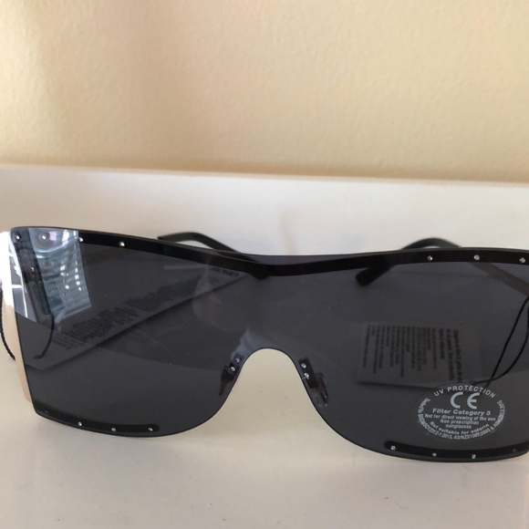 ASOS sunglasses - Picture 5 of 11